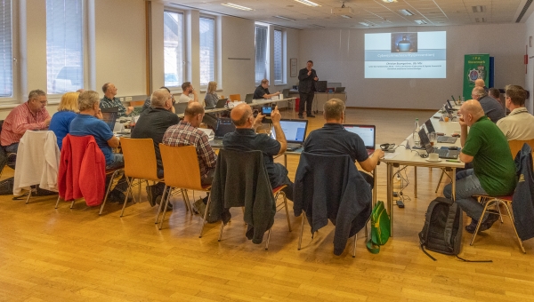 Die IPA und das Internet (Seminarbericht)